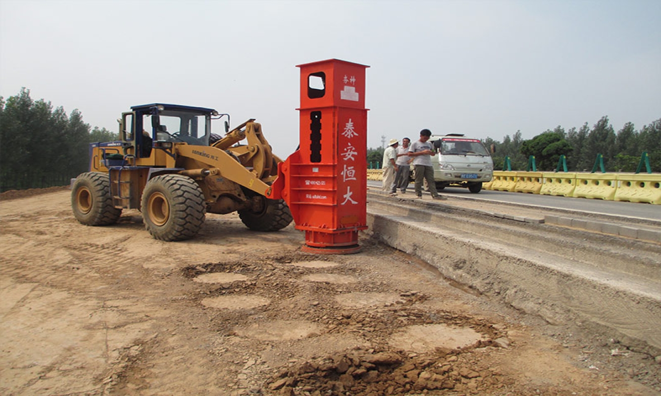 鏟車夯機(jī)在廣州西二環(huán)高速公路中的應(yīng)用（HC液壓夯實(shí)機(jī)橋涵臺(tái)背施工技術(shù)）